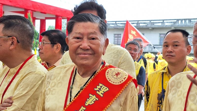 各位高雄市黃氏宗祠的理監事、宗親先進以及辛苦付出的志工夥伴們，大家好！