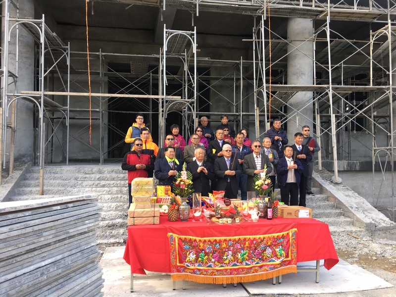   農曆2/12日宗祠上樑